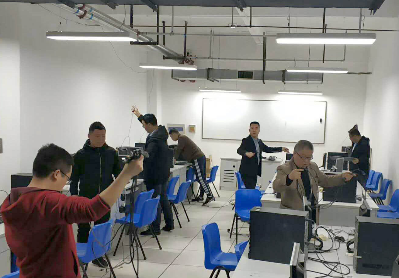 我们工程技术学院实验中心实验室搬迁工作圆满完成